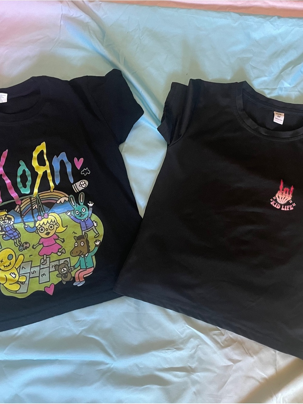 SHEIN Black Kids' Tee with Colorful Cartoon Front Print